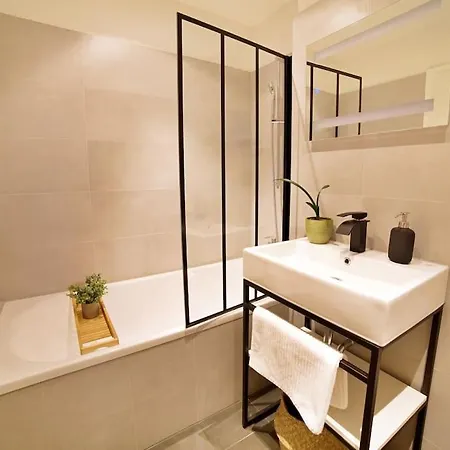 Apartment Ruhig - Frisch Renoviert - Zentral *